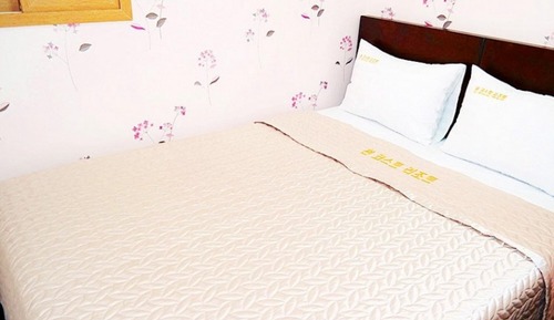 Room (Building 5 Room 201 (seawater pool hi)