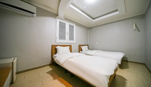 Room (Deluxe (TWIN single+single non-smokin)