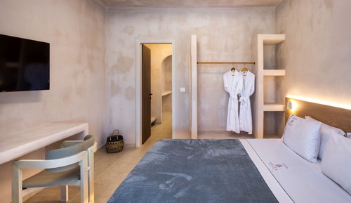 Suite superior, vistas a la piscina