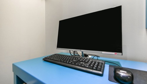 Room (General room - General bath - Netflix)