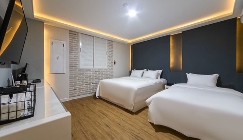 Room (Twin-double single (high-end hotel be)