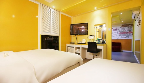 Room (Two-room Couple PC G7 (Netflix Disney)