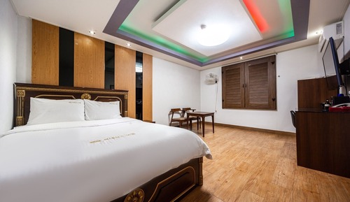 Room (General Room - Check-in 13:00 / Check)