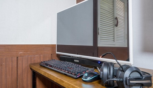 Room (High Performing PC Room (Netflix))