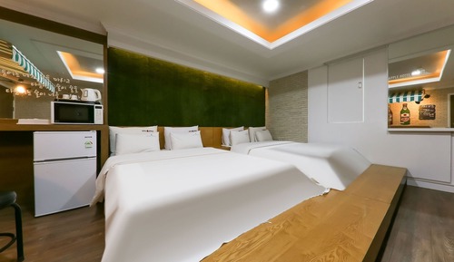 Room (Pocha party room (Wave Netflix Disney)