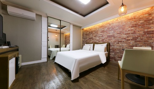 Room (General rooms (Wave Netflix Disney+ Y)