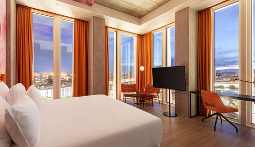 Nhow Junior Suite upper floor + VIP Lounge