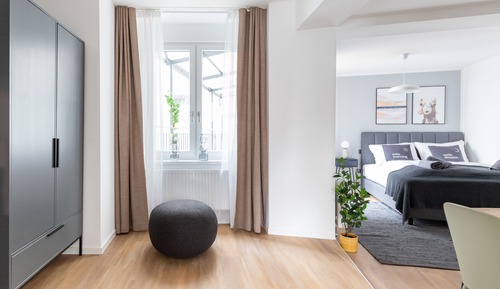 Suite L with balcony