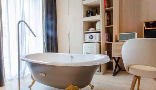 Contemporary Junior Suite