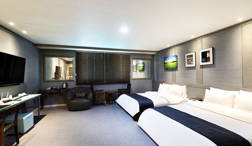 Habitación Premium con 2 camas individuales (Breakfast not provided on Monday)