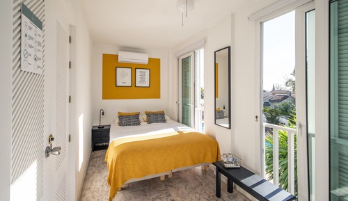 Habitación con 2 camas individuales, baño privado