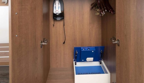 Suite estudio, 1 cama de matrimonio grande con sofá cama, ducha adaptada