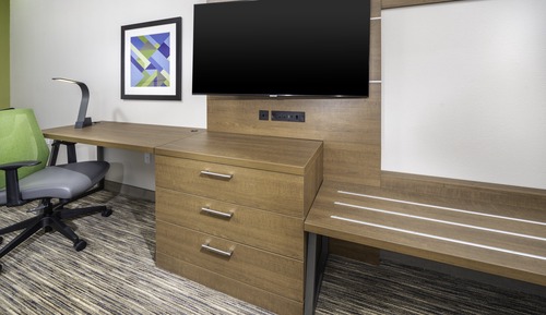 Suite, 2 Queen Beds, Accessible (Communication, Accessible Tub)