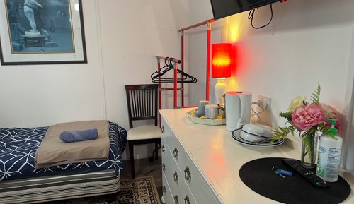 Habitación exclusiva, dormitorio mixto, no fumadores, baño compartido