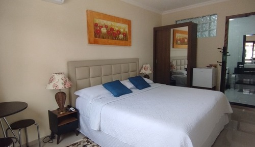 Suite estudio Premium, varias camas, Aire acondicionado, vistas al jardín