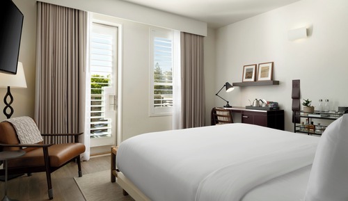 Habitación, 1 cama de matrimonio grande, balcón, vistas a la ciudad