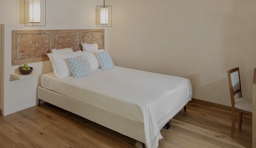 Habitación doble superior, vistas parciales al mar (Santa Lucia)