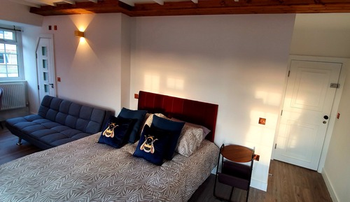 Suite Deluxe, bañera de hidromasaje, vistas a la ciudad (2nd Floor)