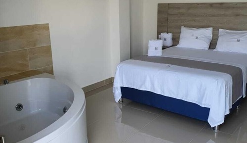 Habitación de lujo, 1 cama de matrimonio grande, vistas a la ciudad