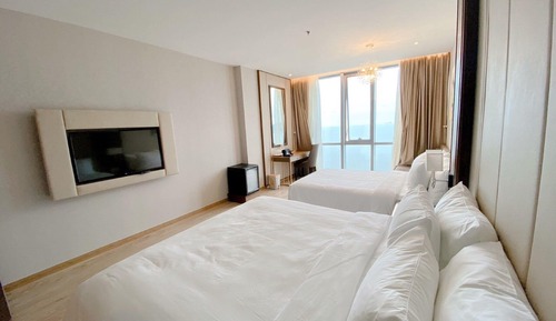 Estudio familiar, vistas al mar