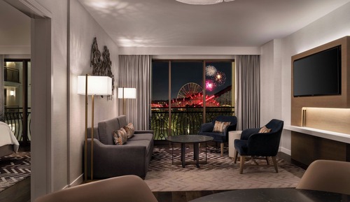 Suite, 1 Bedroom, Theme Park View