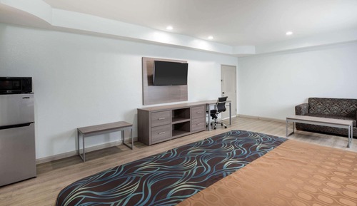 Habitación, 1 cama de matrimonio grande, no fumadores (Mobility,Hearing,Tub w/Grab Bars)