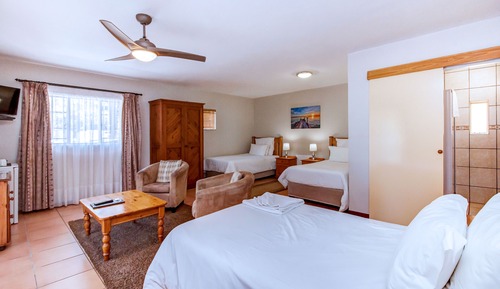 Habitación triple económica (Big Five Lower Level room)