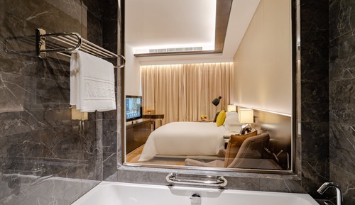 Suite (Sea or City View)