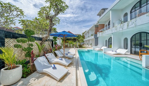 Junior Suite Pool Access