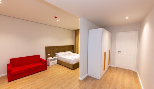 Habitación familiar, balcón, vistas parciales al mar