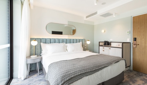 Habitación doble, 1 cama de matrimonio grande, balcón