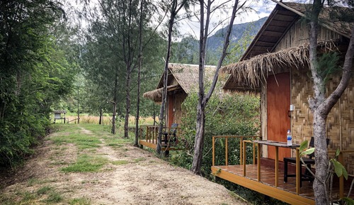 Economy Single Room, 1 Queen Bed, Shared Bathroom, Mountain View