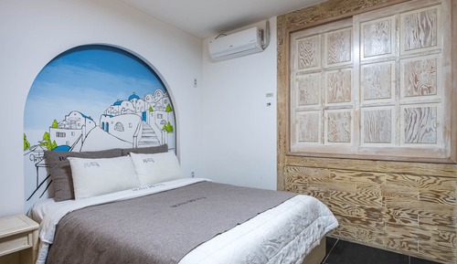 Standard Room, 1 Queen Bed (Disposable bed sheets, Bathtub)