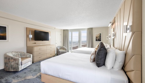 Habitación Deluxe, 2 camas de matrimonio (Coastline View)