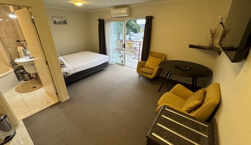 Estudio, bañera de hidromasaje