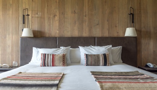 Habitación superior con 1 cama doble o 2 individuales, vistas a la montaña