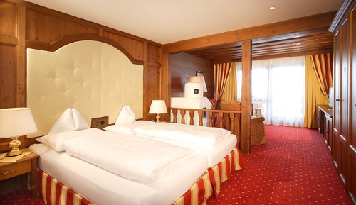 Suite junior, balcón, vistas a la montaña (Edelweiss)