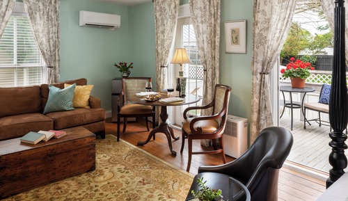 Habitación clásica, 1 cama de matrimonio grande con sofá cama, patio (Pembroke Room)