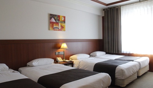 Habitación cuádruple superior, vistas al lago