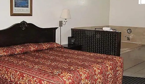 con matrimonial grande y jacuzzi