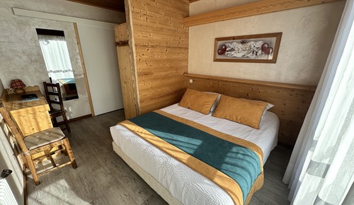 Habitación doble, 1 cama doble, no fumadores, balcón