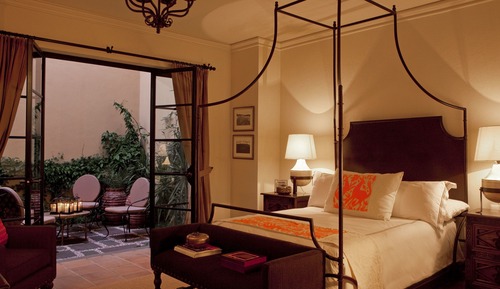 Habitación, varias camas