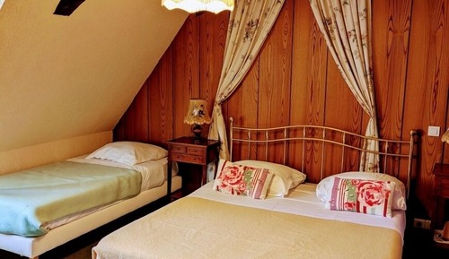 Chalet City, baño privado (Domaine de Launay Blot)