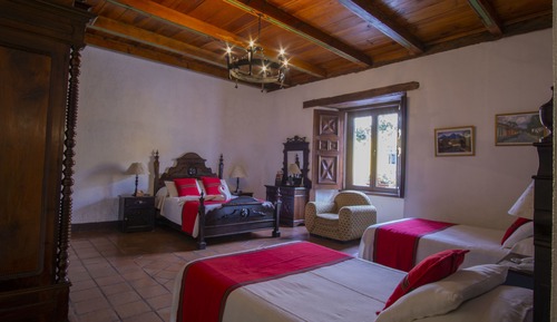 Habitación triple, vistas al jardín