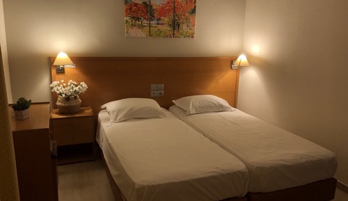 Estudio económico, vistas al jardín