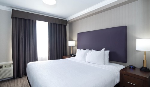 Suite familiar, cocina básica (1 King Bed, 2 Single Beds)