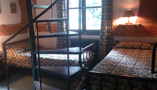 Habitación familiar, 1 cama doble y 2 individuales