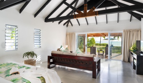 Bungalow, frente a la playa