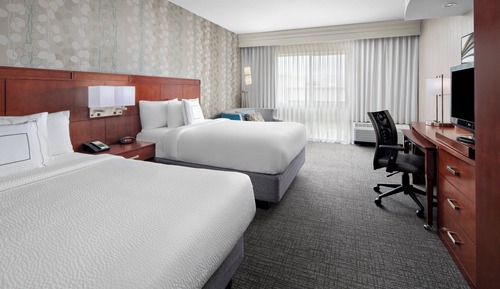 Habitación, varias camas