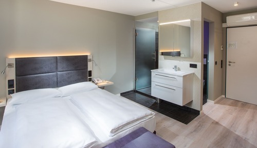 Habitación clásica doble, 1 cama de matrimonio, acceso a la piscina, en la zona del jardín